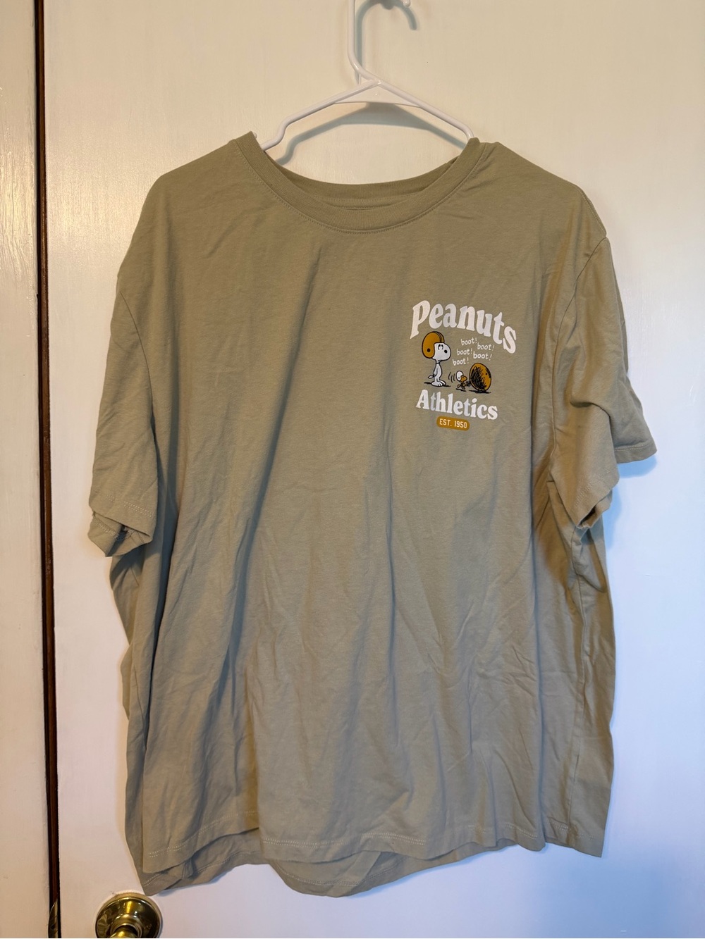 Peanuts Men's Short-Sleeve Graphic Tee - Olive Green with Yellow Accent